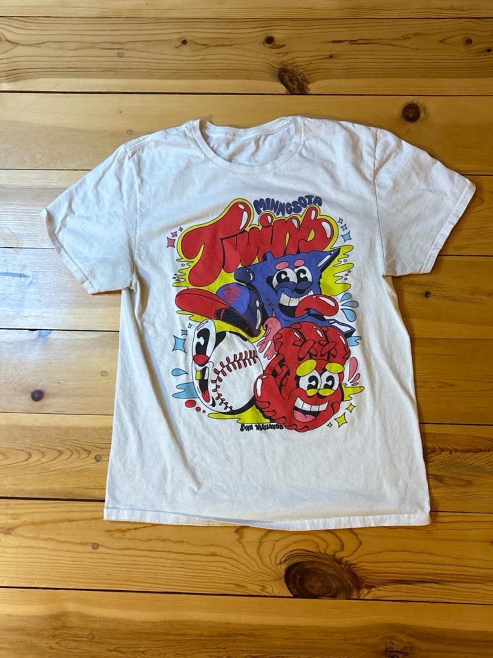 Minnesota Twins White Short Sleeve Graphic Tee